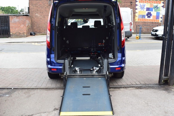 Used Ford Grand Tourneo Connect 2018 for sale - 75378180: Photo 23