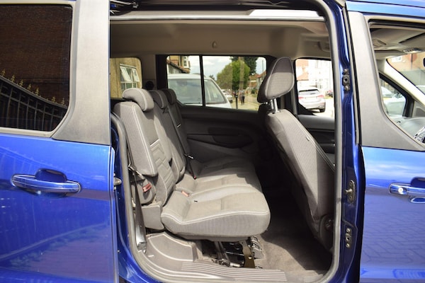 Used Ford Grand Tourneo Connect 2018 for sale - 75378180: Photo 30