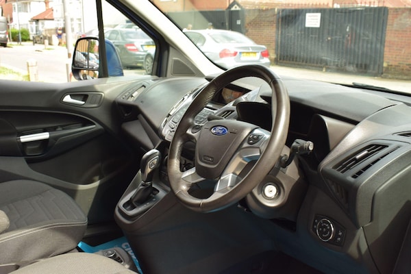 Used Ford Grand Tourneo Connect 2018 for sale - 75378180: Photo 5