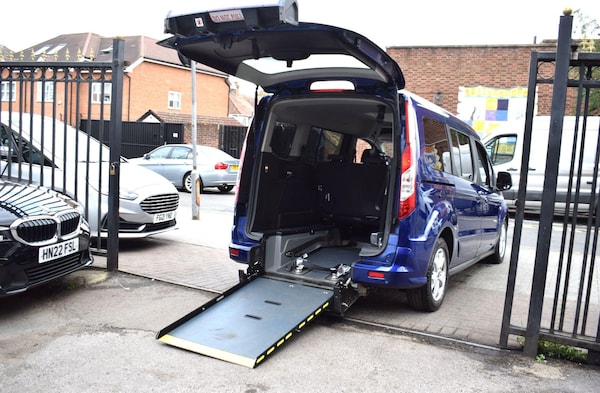 Used Ford Grand Tourneo Connect 2018 for sale - 75378180: Photo 6