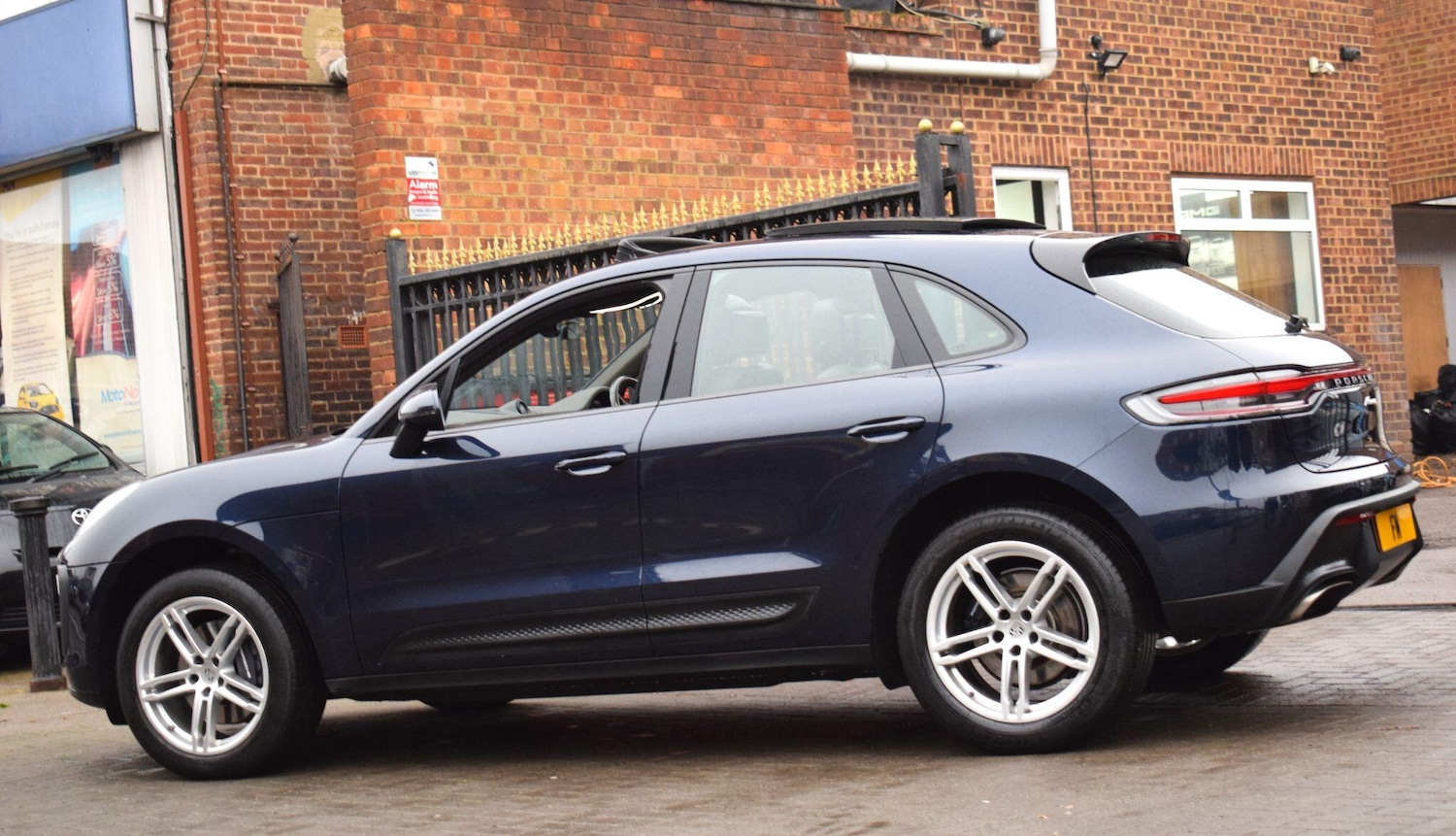 Used Porsche Macan 2022 for sale - 77143762: Photo 10