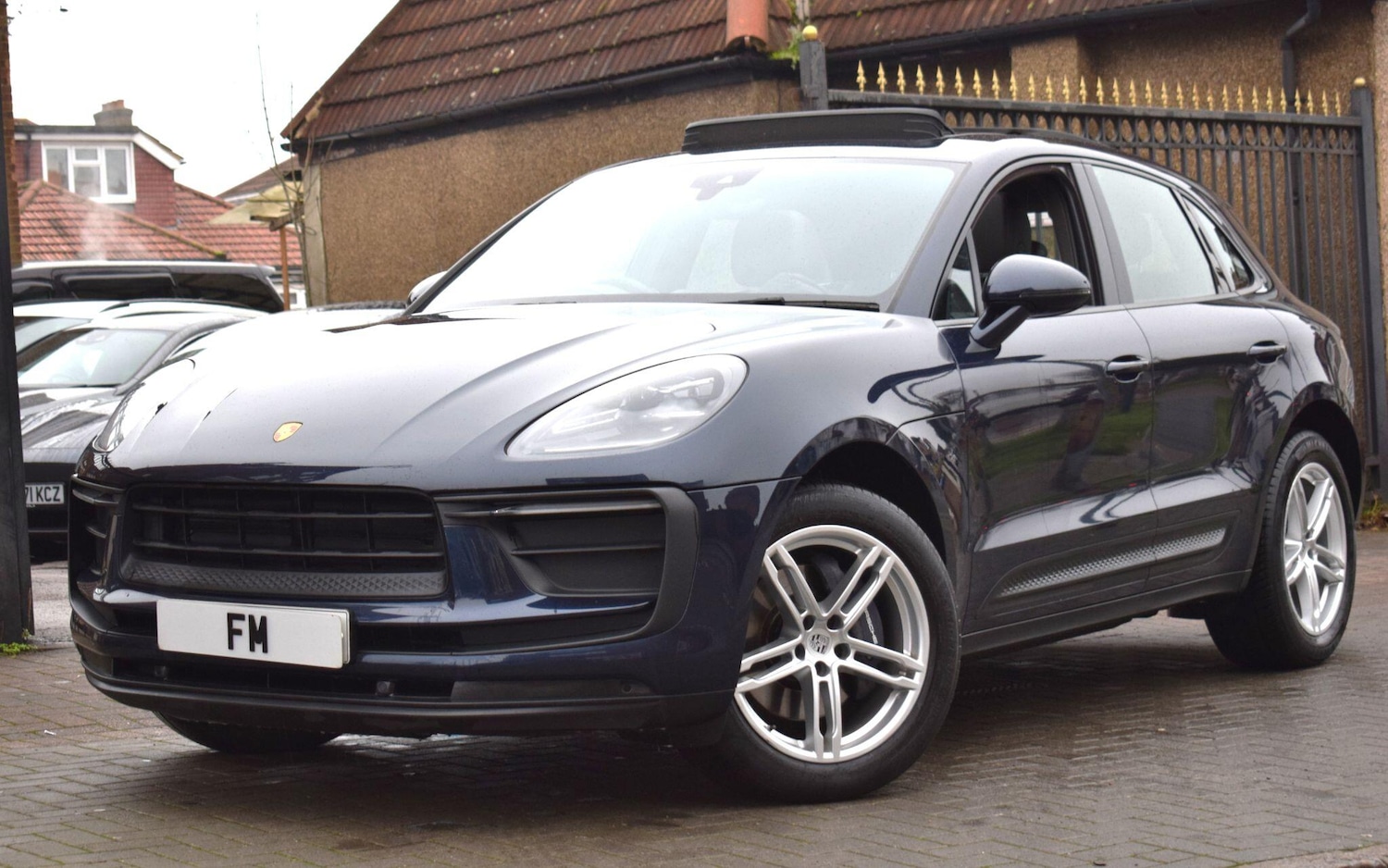 Used Porsche Macan 2022 for sale - 77143762: Photo 3