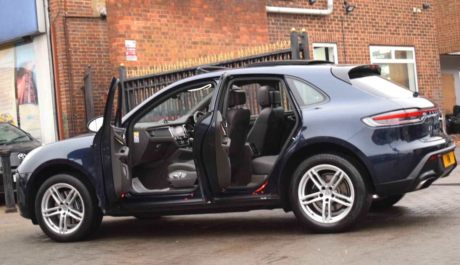 Used Porsche Macan 2022 for sale - 77143762: Photo 6