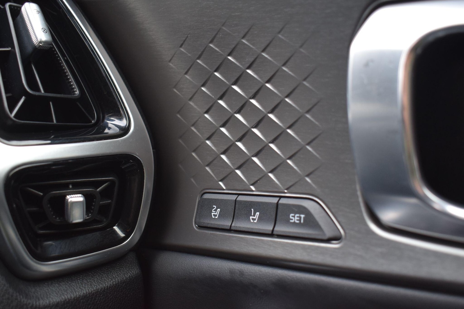 Used Kia Sorento for sale - 77538238: Photo 54