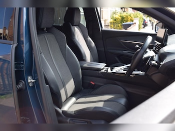Used Peugeot 5008 2023 for sale - 79279629: Photo