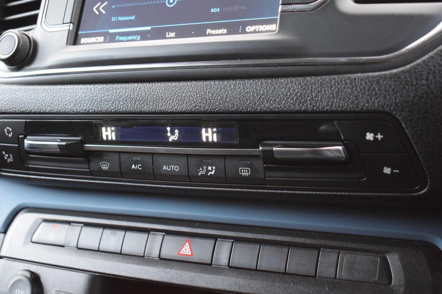 Used Peugeot Traveller 2020 for sale - 77358854: Photo 23