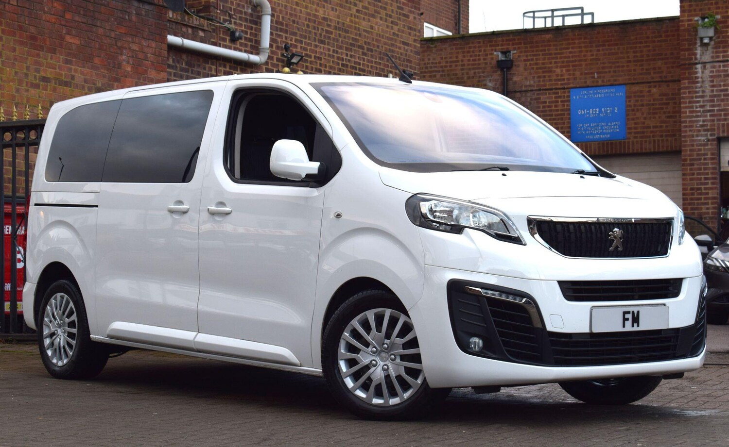 Used Peugeot Traveller 2020 for sale - 77358854: Photo 24