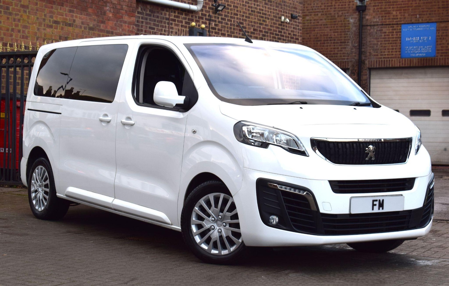 Used Peugeot Traveller 2020 for sale - 77358854: Photo 3