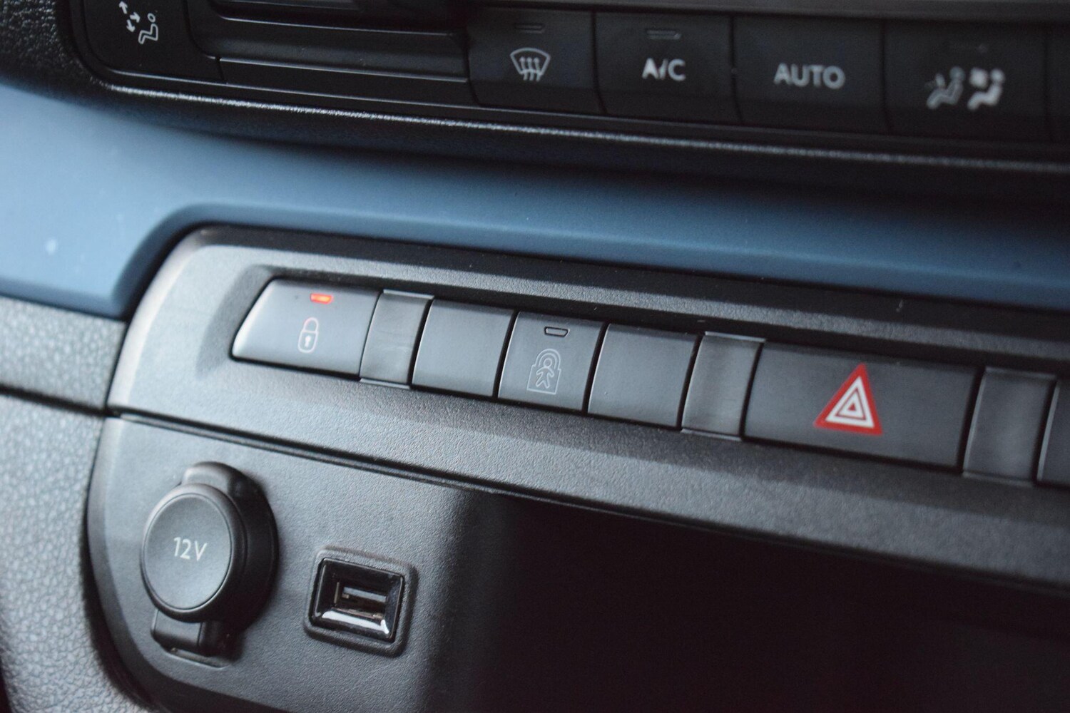 Used Peugeot Traveller 2020 for sale - 77358854: Photo 42