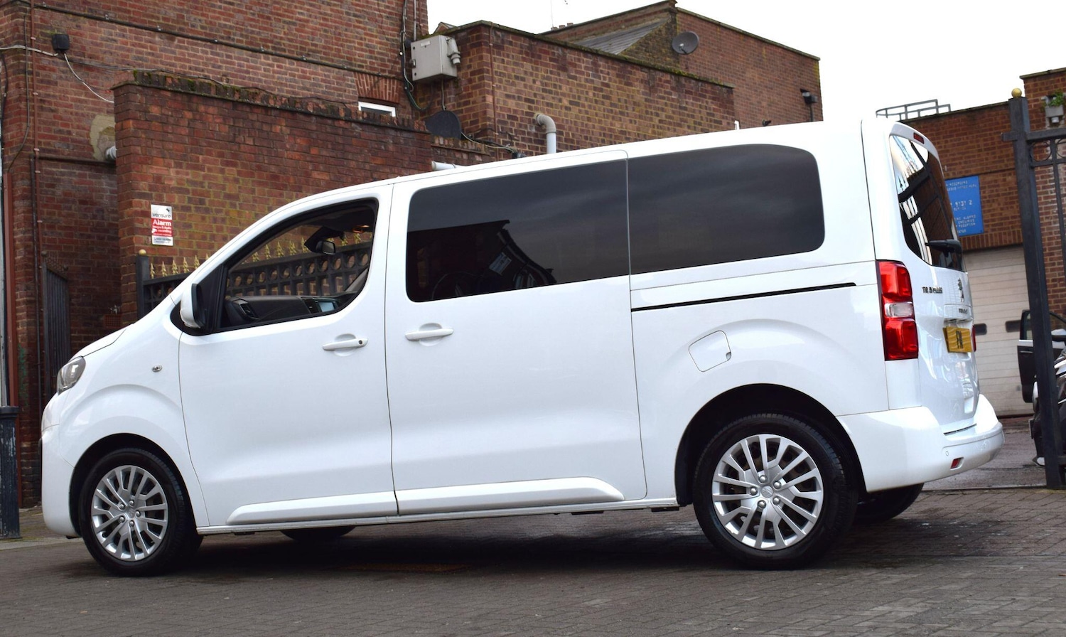 Used Peugeot Traveller 2020 for sale - 77358854: Photo 5