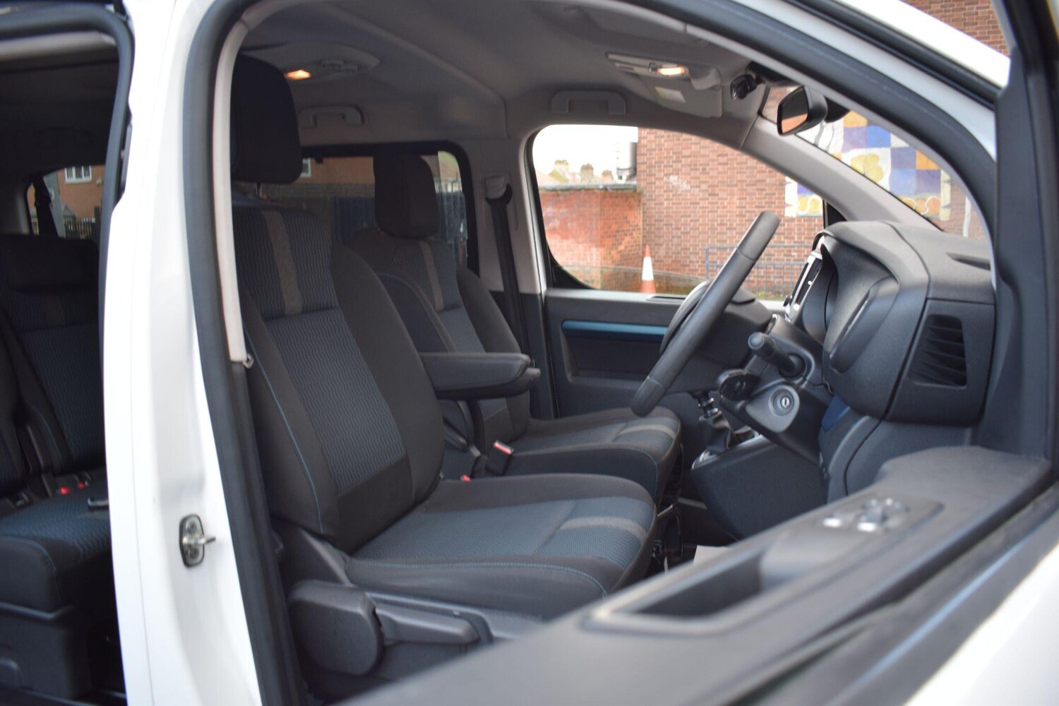 Used Peugeot Traveller 2020 for sale - 77358854: Photo 6