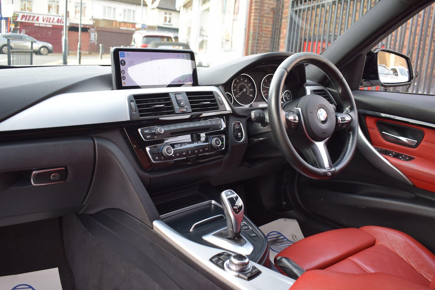 Used BMW 3 Series 2015 for sale - 76849940: Photo 2