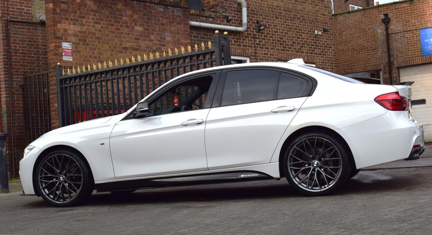 Used BMW 3 Series 2015 for sale - 76849940: Photo 43