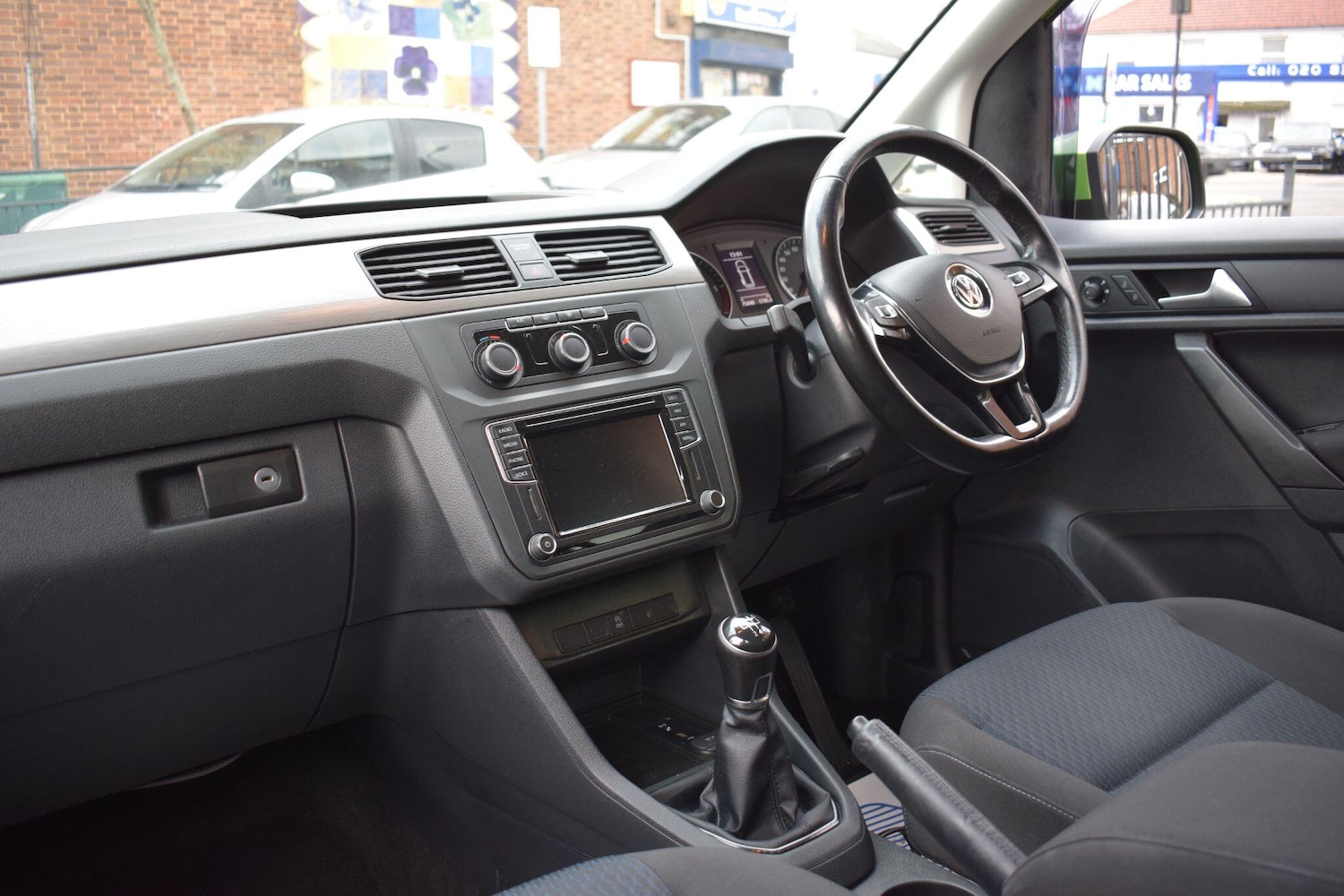 Used Volkswagen Caddy Maxi Life 2017 for sale - 77278635: Photo 2