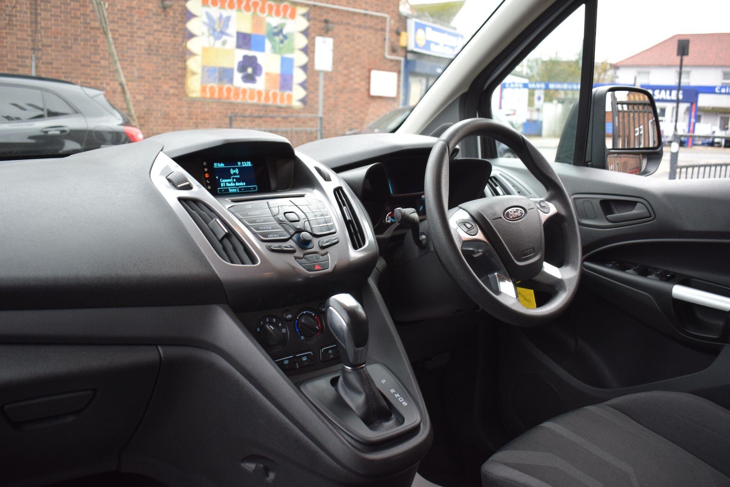 Used Ford Grand Tourneo Connect 2019 for sale - 76727308: Photo 2