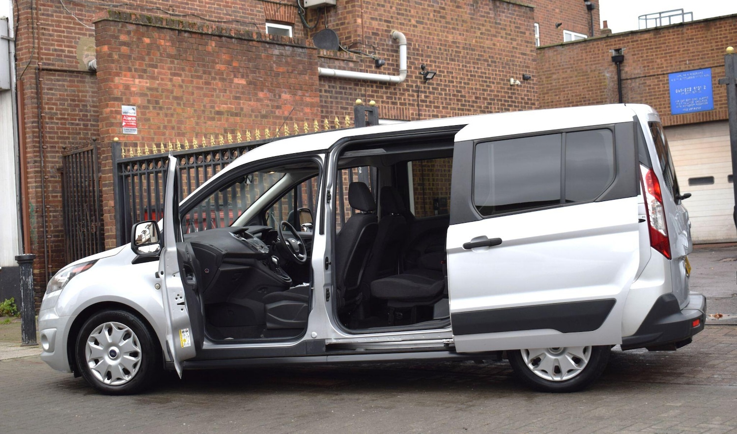 Used Ford Grand Tourneo Connect 2019 for sale - 76727308: Photo 27