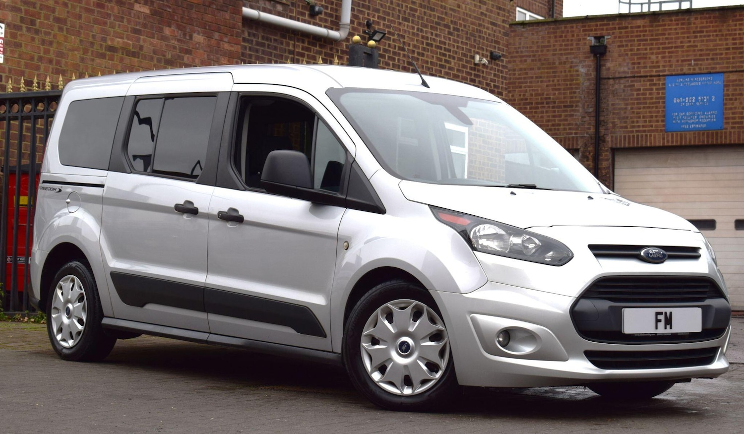 Used Ford Grand Tourneo Connect 2019 for sale - 76727308: Photo 3