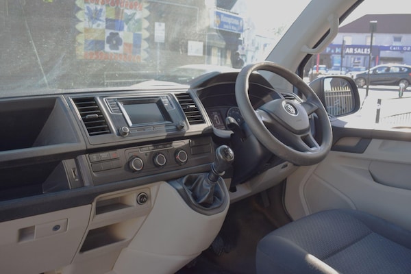 Used Volkswagen Transporter Shuttle 2019 for sale - 76189252: Photo 2