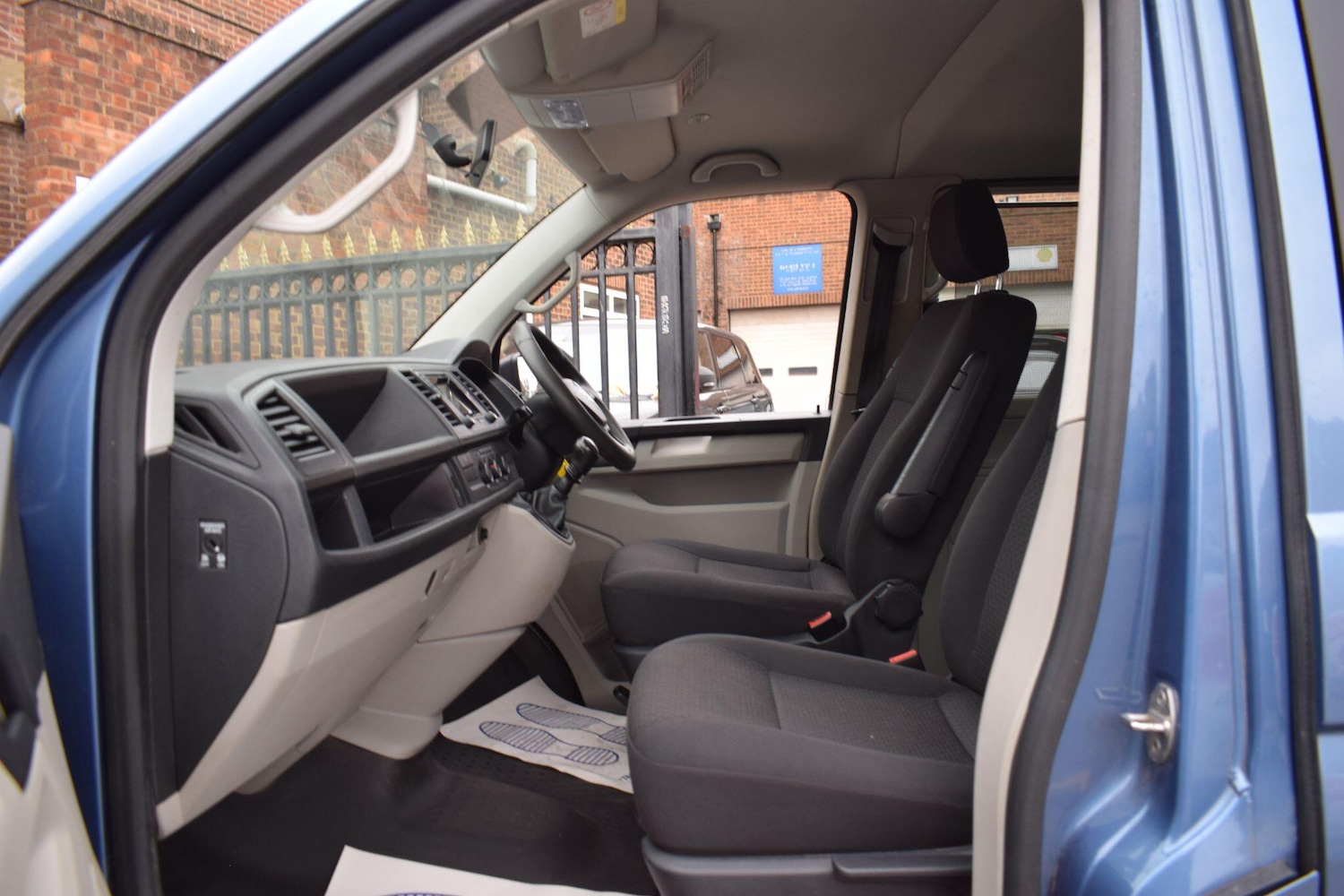 Used Volkswagen Transporter Shuttle 2019 for sale - 76189252: Photo 33