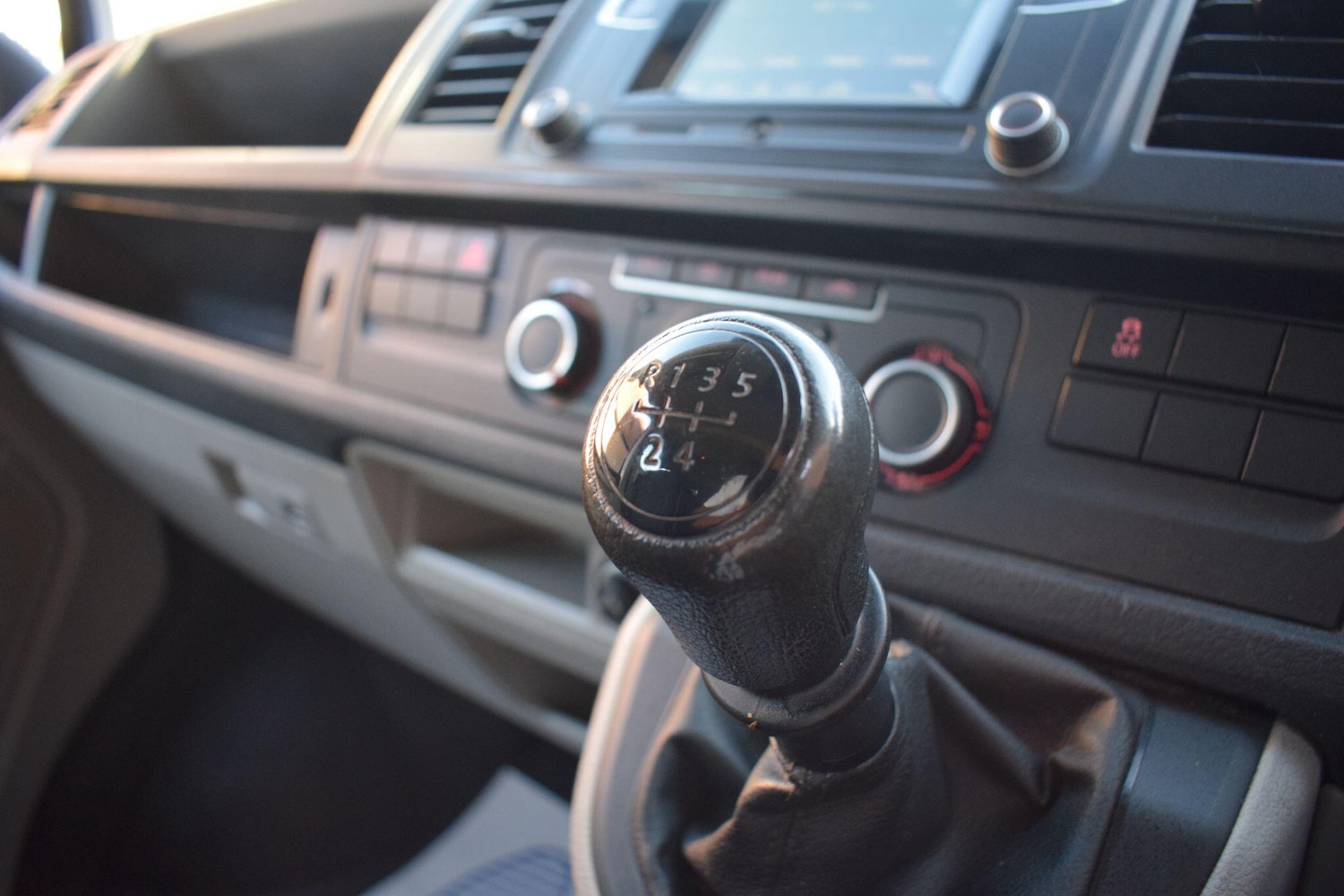 Used Volkswagen Transporter Shuttle 2019 for sale - 76189252: Photo 34