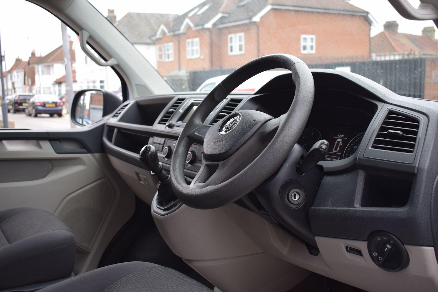 Used Volkswagen Transporter Shuttle 2019 for sale - 76189252: Photo 5