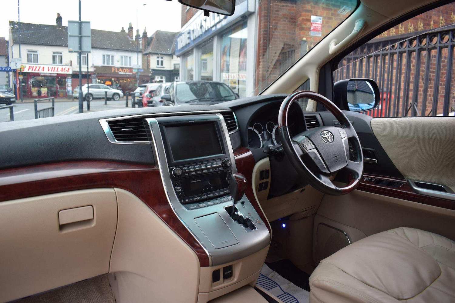 Used Toyota Estima 2025 for sale - 77144517: Photo 2