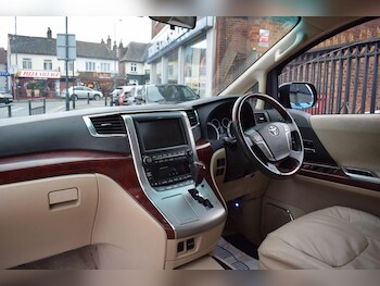Used Toyota Estima 2010 for sale - 77144517: Photo