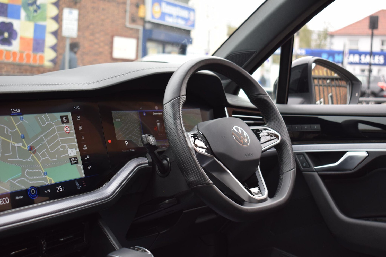 Used Volkswagen Touareg 2023 for sale - 77612197: Photo 28