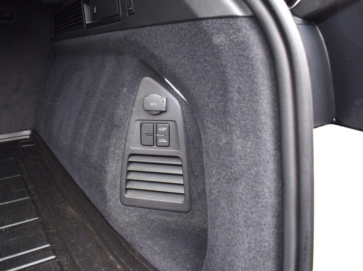 Used Volkswagen Touareg 2023 for sale - 77612197: Photo 40