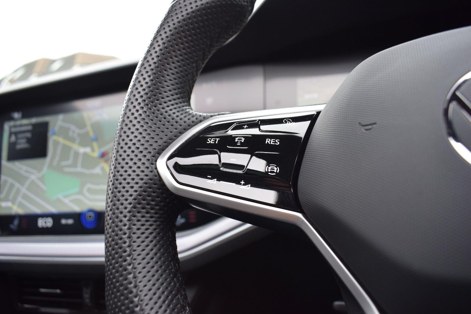 Used Volkswagen Touareg 2023 for sale - 77612197: Photo 46