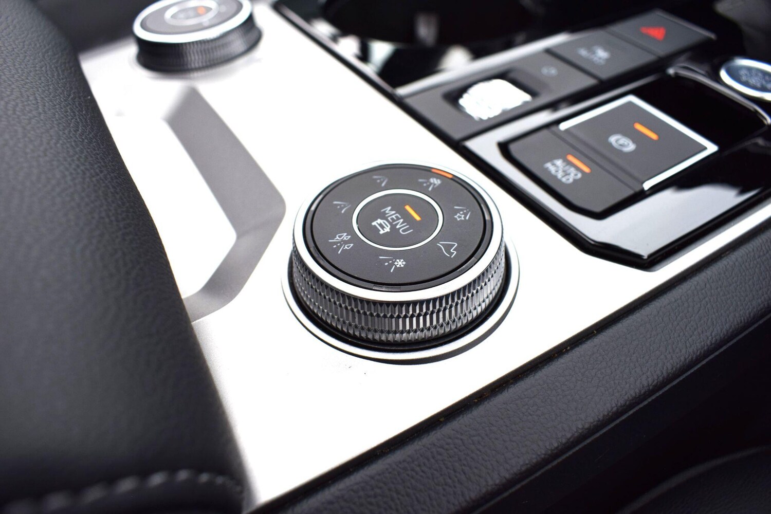 Used Volkswagen Touareg 2023 for sale - 77612197: Photo 50