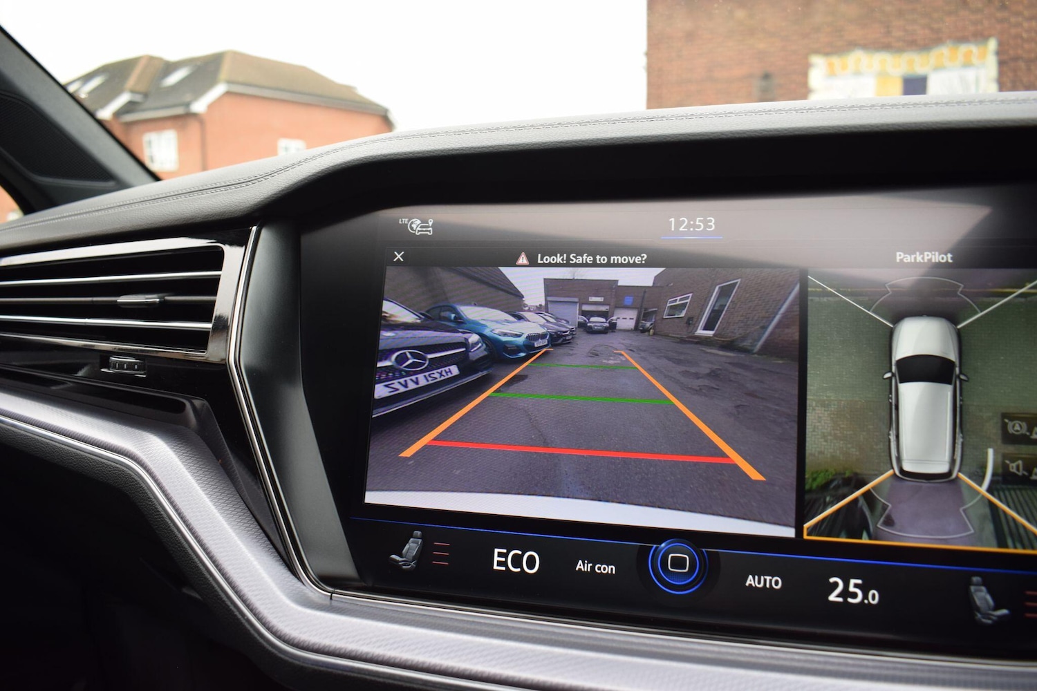 Used Volkswagen Touareg 2023 for sale - 77612197: Photo 54