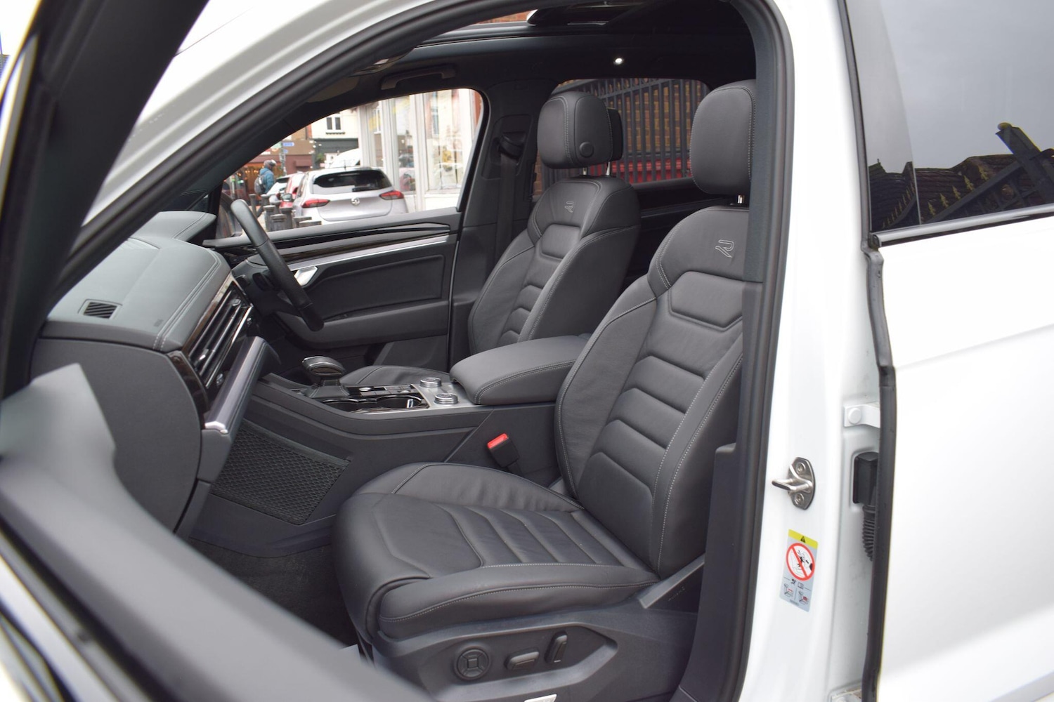 Used Volkswagen Touareg 2023 for sale - 77612197: Photo 8