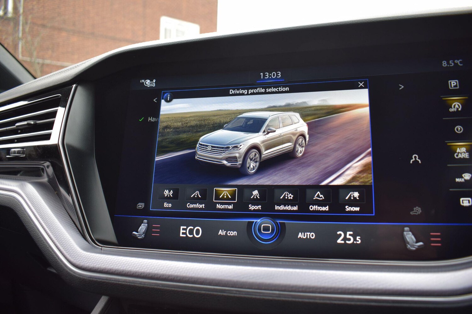 Used Volkswagen Touareg 2023 for sale - 77612197: Photo 87