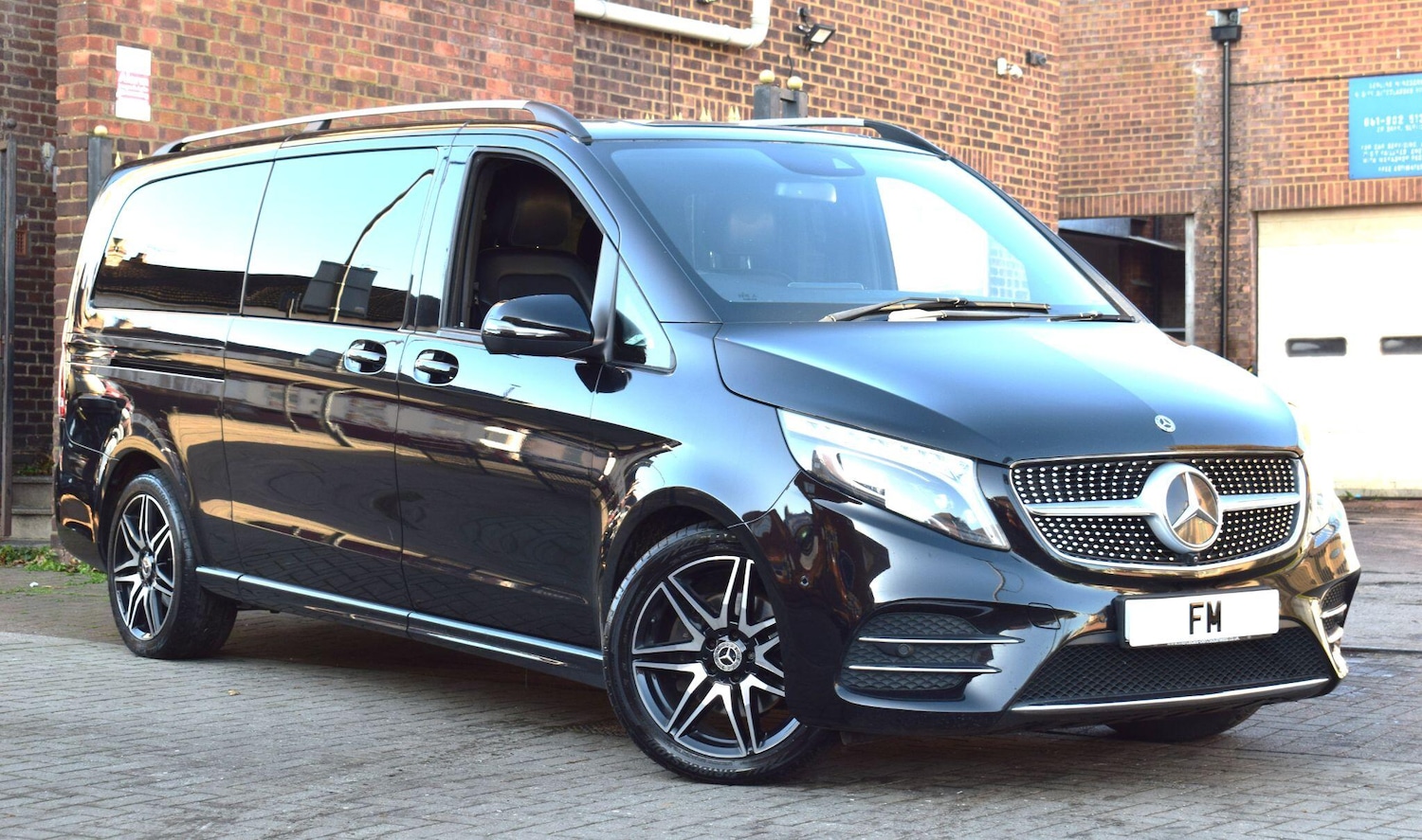 Used Mercedes-Benz V-Class 2023 for sale - 76781701: Photo 1