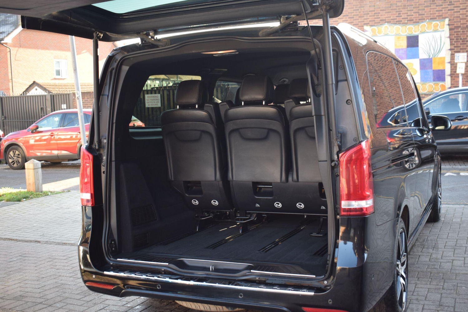 Used Mercedes-Benz V-Class 2023 for sale - 76781701: Photo 22