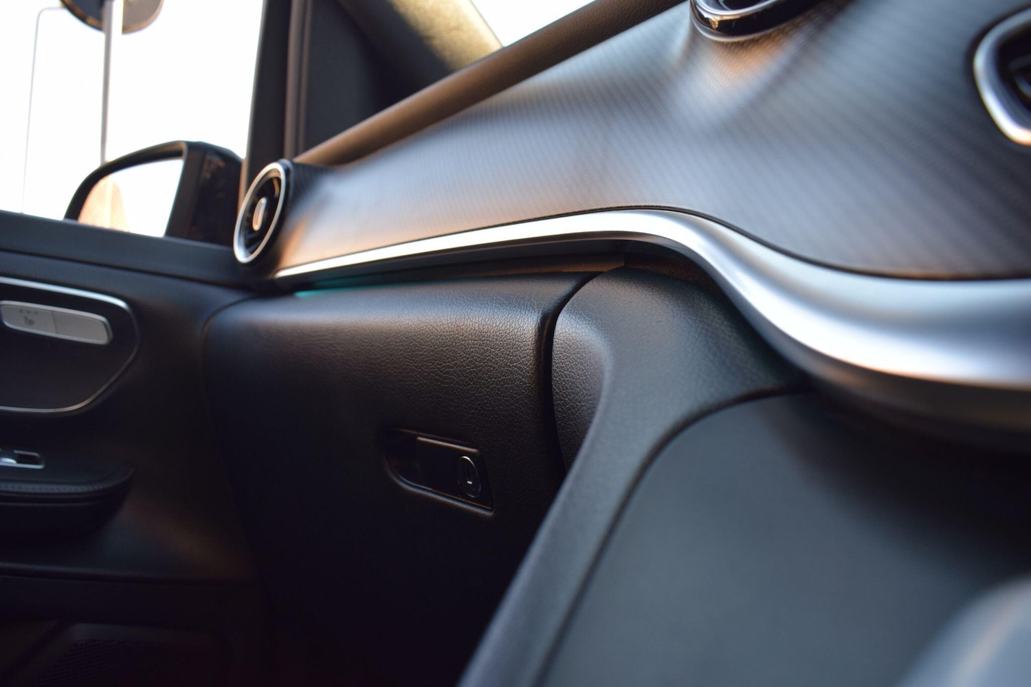 Used Mercedes-Benz V-Class 2023 for sale - 76781701: Photo 32