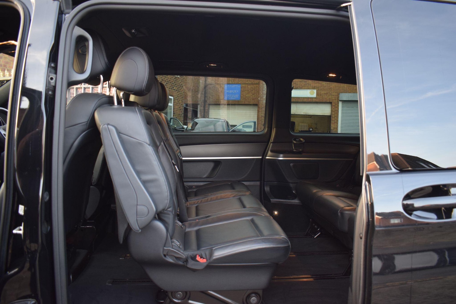 Used Mercedes-Benz V-Class 2023 for sale - 76781701: Photo 38