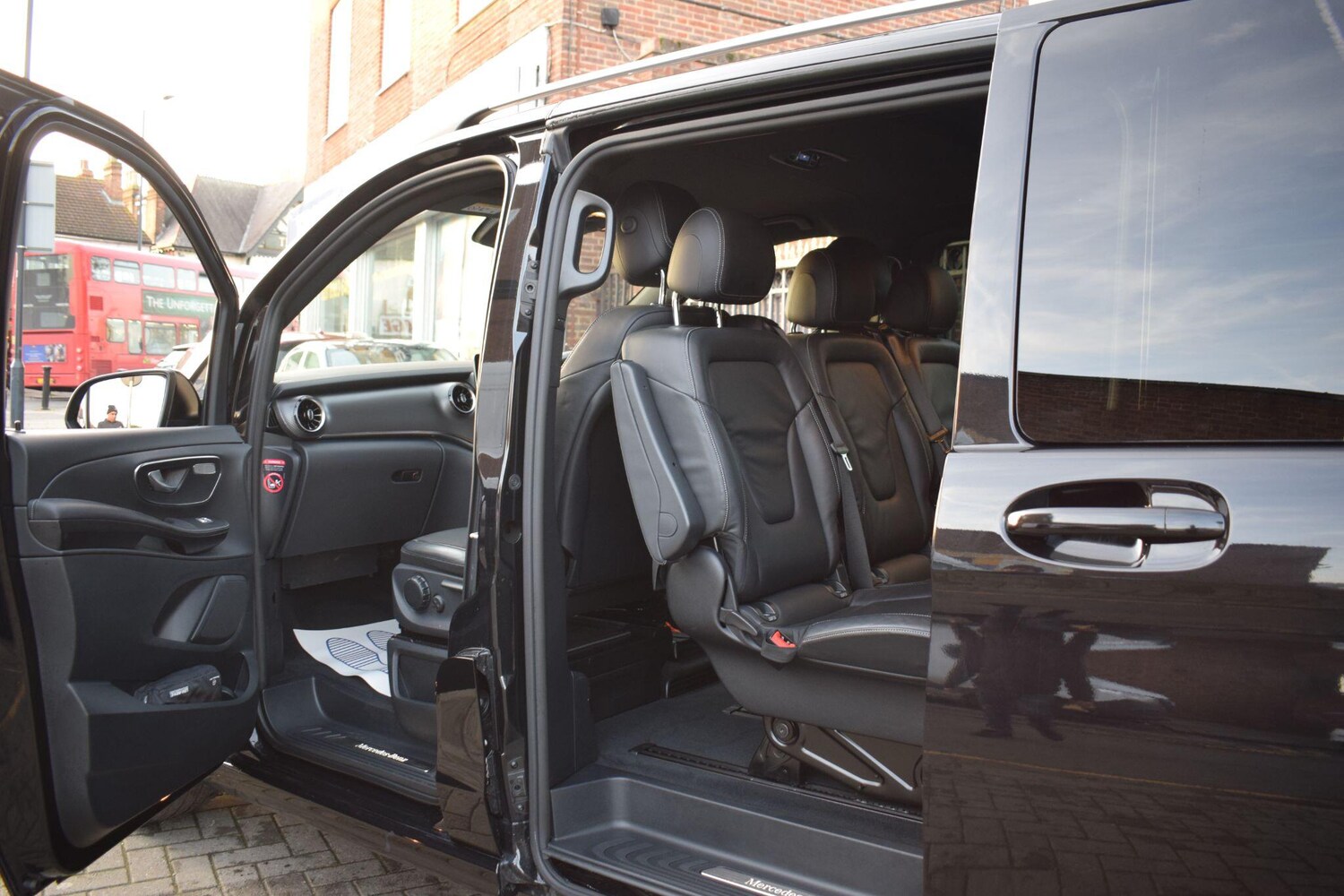 Used Mercedes-Benz V-Class 2023 for sale - 76781701: Photo 43