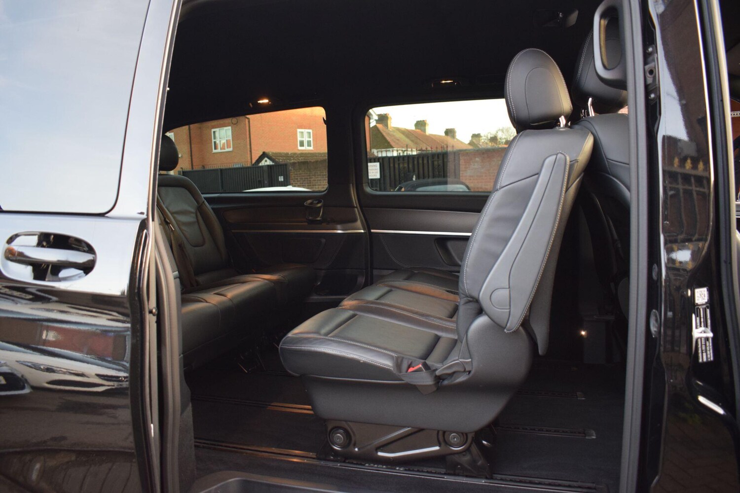 Used Mercedes-Benz V-Class 2023 for sale - 76781701: Photo 46