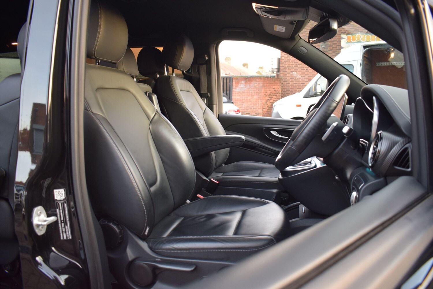 Used Mercedes-Benz V-Class 2023 for sale - 76781701: Photo 51