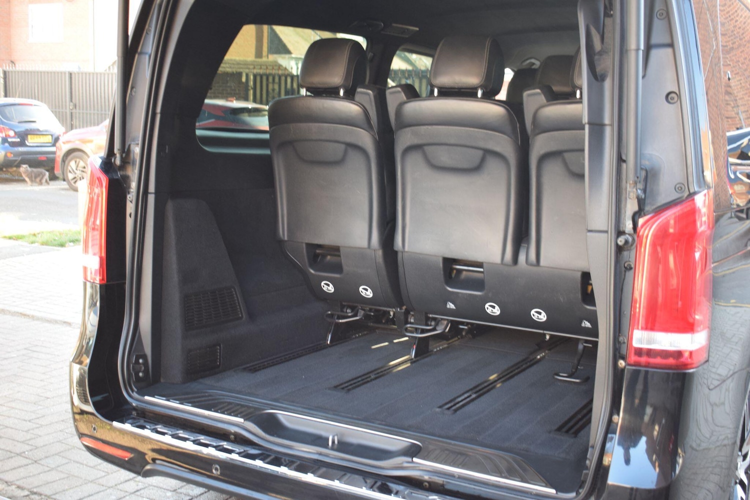 Used Mercedes-Benz V-Class 2023 for sale - 76781701: Photo 9