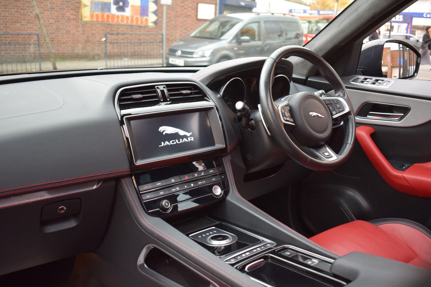 Used Jaguar F-Pace for sale - 76499901: Photo 2