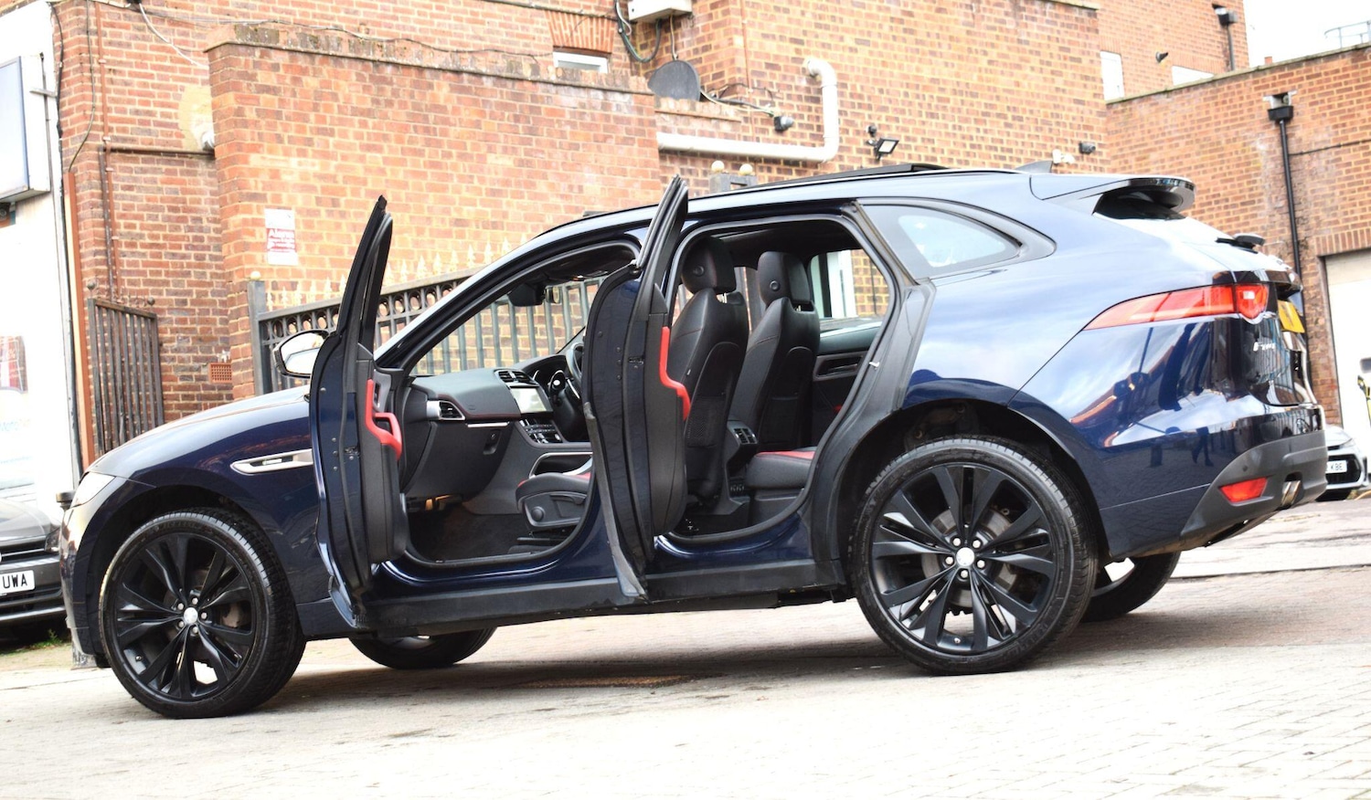 Used Jaguar F-Pace for sale - 76499901: Photo 34