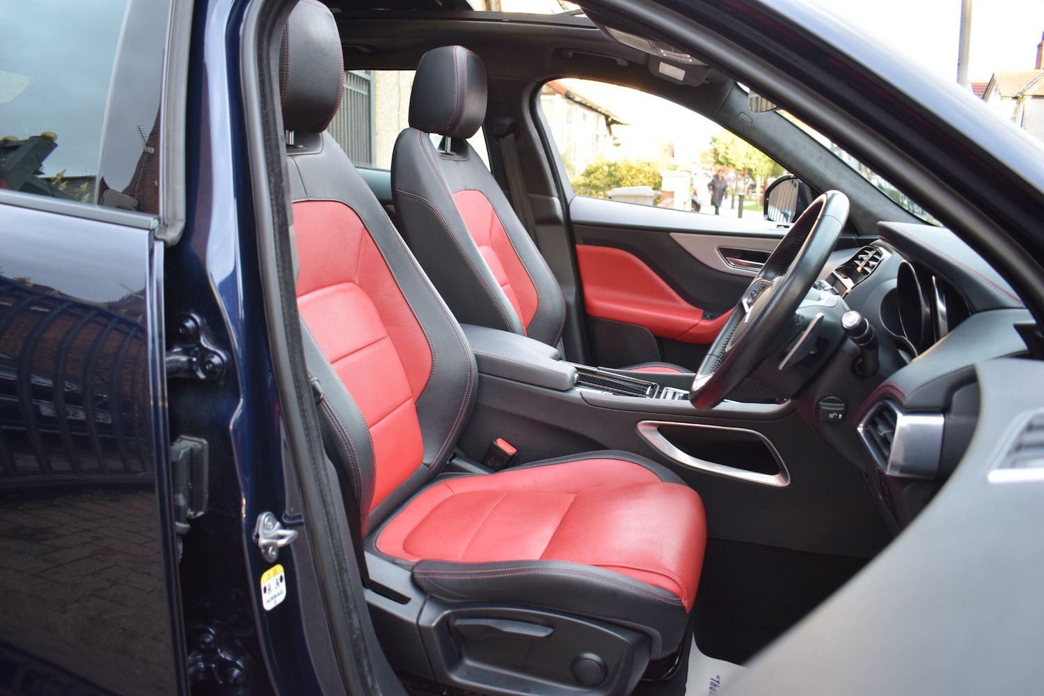 Used Jaguar F-Pace for sale - 76499901: Photo 6