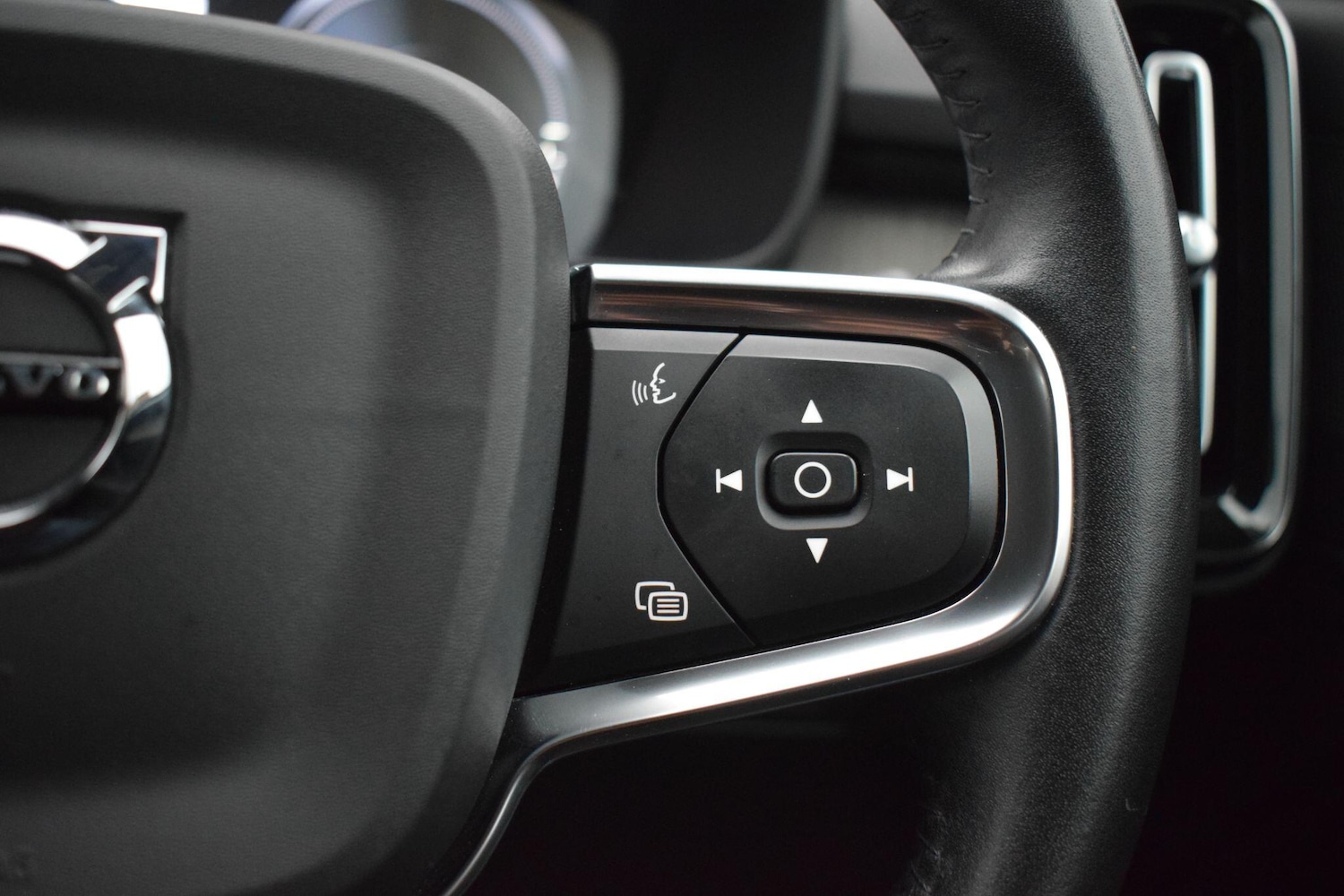 Used Volvo XC40 2020 for sale - 76591972: Photo 42