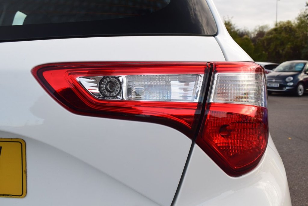 Used Toyota Yaris 2019 for sale - 76496796: Photo 22