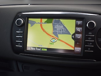 Used Toyota Yaris 2019 for sale - 76496796: Photo