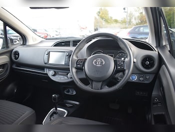 Used Toyota Yaris 2019 for sale - 76496796: Photo