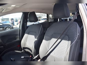 Used Ford Fiesta 2017 for sale - 79709176: Photo